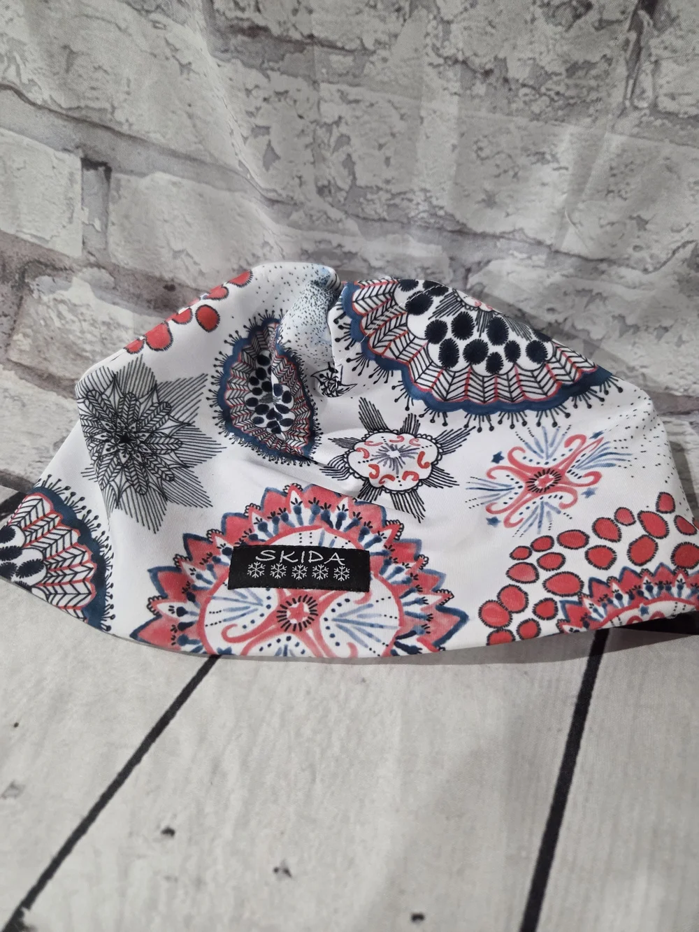 Women's Skida White Floral Print Headband - Coral & Navy Accents